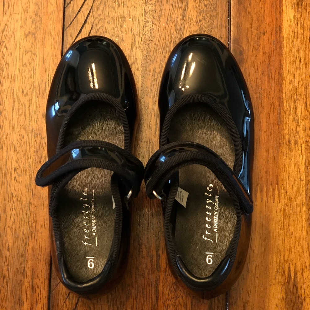 Freestyle by Danskin tap shoes NWOT or box